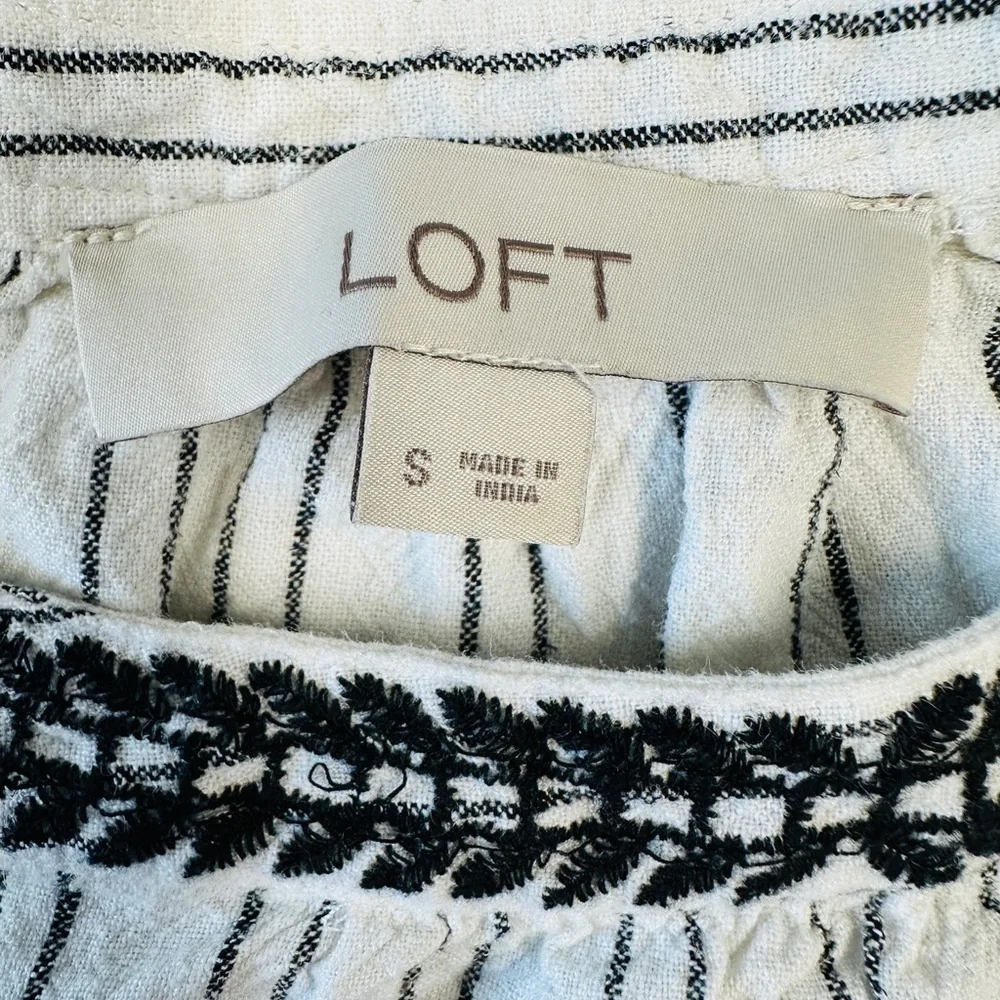 LOFT linen/cotton black white striped embroidered puff sleeve blouse Size S